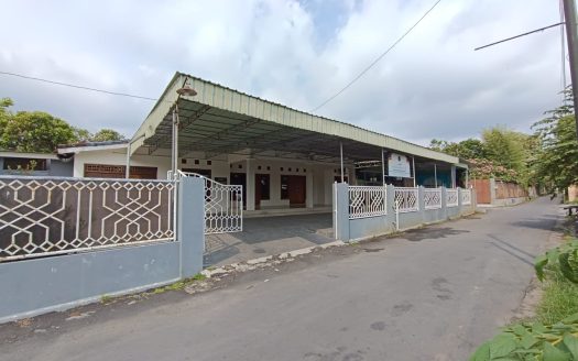 Rumah Luas Disewakan, cocok untuk kantor dan lembaga pendidikan lokasi Godean Sleman